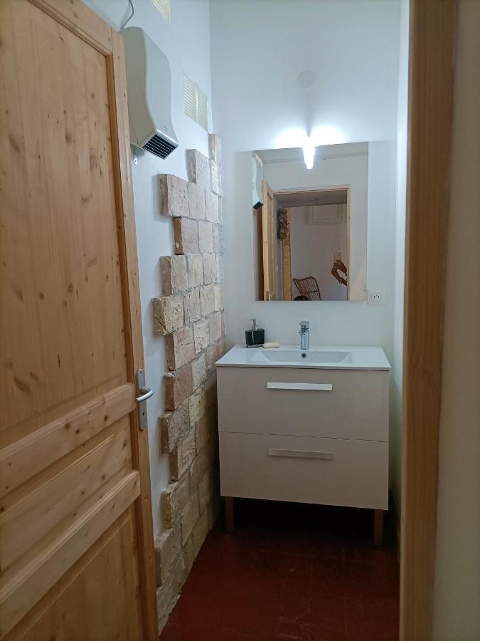 Apartament T2 Duplex "Chez Evelyne" Remoulins Zewnętrze zdjęcie