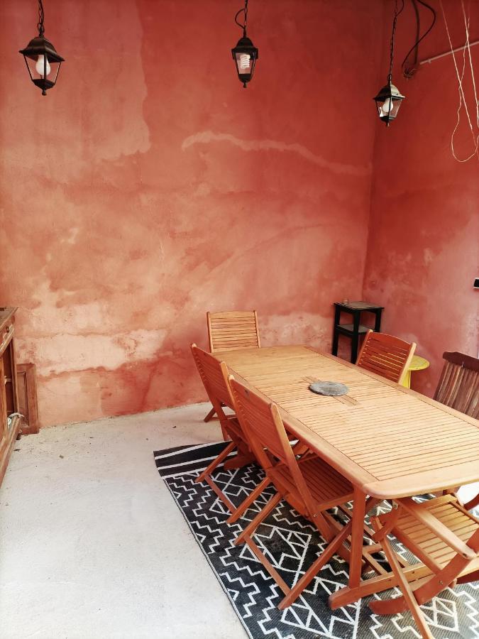 Apartament T2 Duplex "Chez Evelyne" Remoulins Zewnętrze zdjęcie