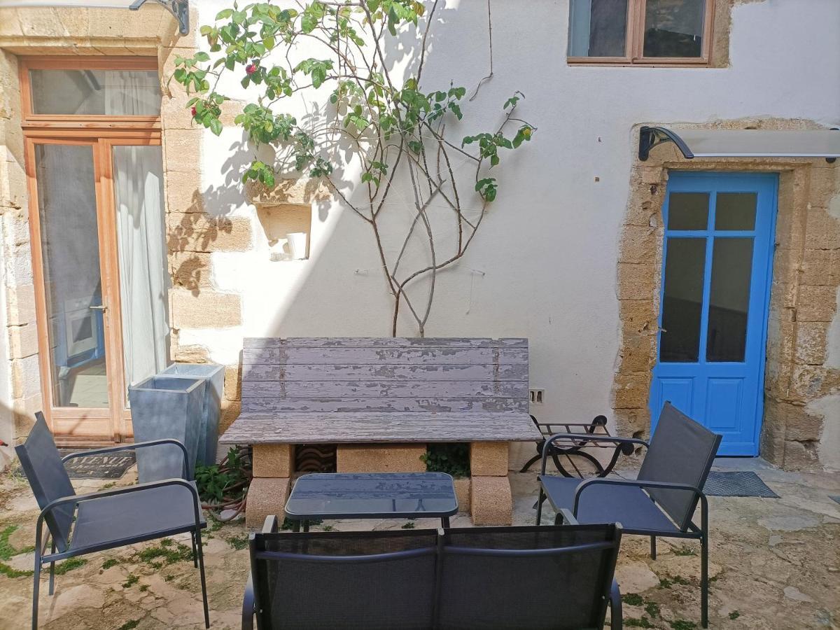 Apartament T2 Duplex "Chez Evelyne" Remoulins Zewnętrze zdjęcie