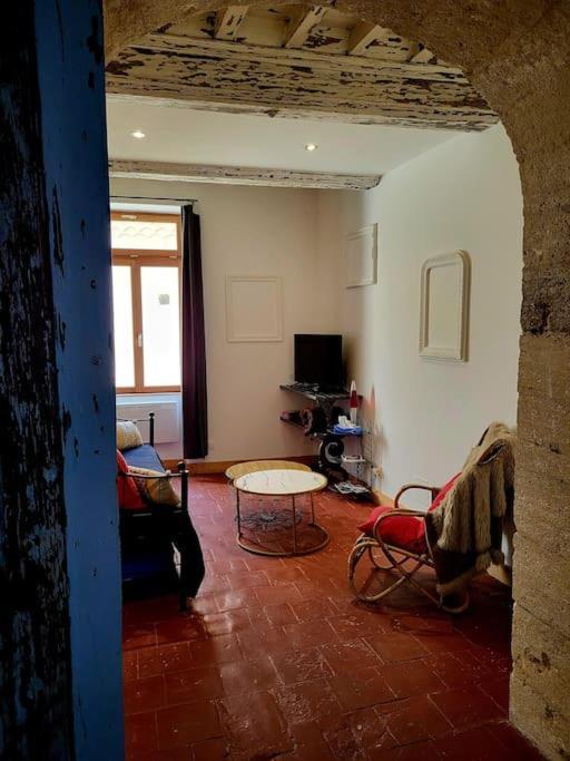 Apartament T2 Duplex "Chez Evelyne" Remoulins Zewnętrze zdjęcie