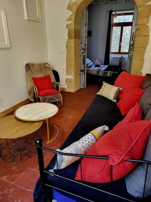 Apartament T2 Duplex "Chez Evelyne" Remoulins Zewnętrze zdjęcie