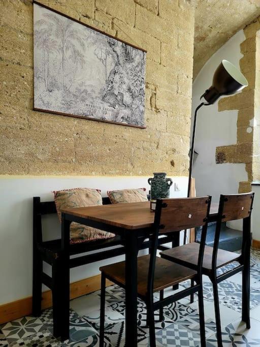 Apartament T2 Duplex "Chez Evelyne" Remoulins Zewnętrze zdjęcie