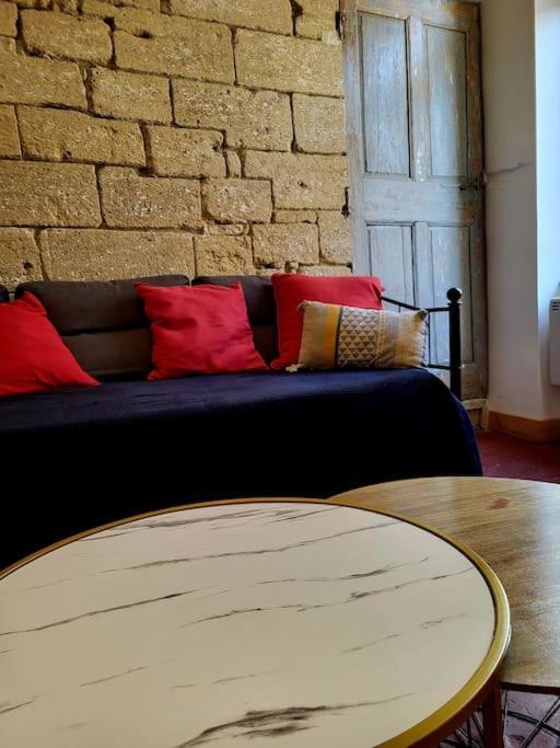 Apartament T2 Duplex "Chez Evelyne" Remoulins Zewnętrze zdjęcie